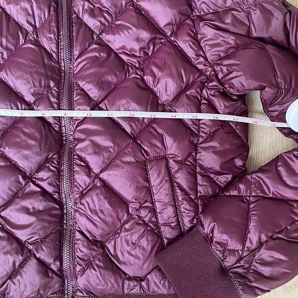 Aritzia TNA Down League Bomber Cranberry Small - Picture 2 of 11